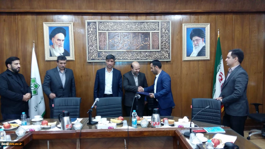 جلسه معارفه مسئول بسیج اساتید دانشکده فنی انقلاب اسلامی تهران